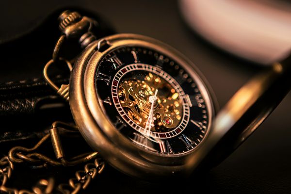 Montre à gousset : reconnaître un modèle fidèle à l'esprit victorien