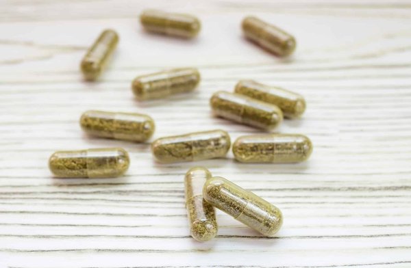 Comment organiser une garde-robe capsule adaptée à toutes les saisons sans sacrifier le style?