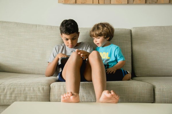 Comment organiser un vide-dressing écologique entre amies?