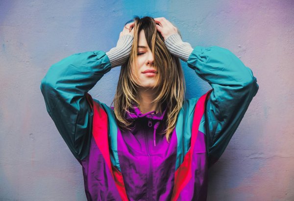 Comment marier des vêtements en soie avec des pièces plus casual?