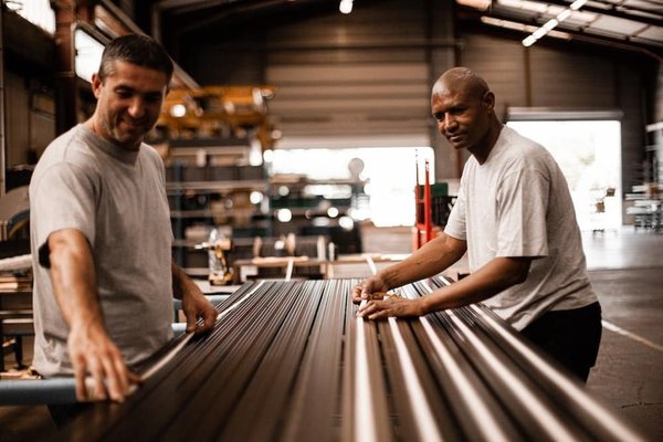 Comment s'habiller pour une réunion professionnelle en plein été tout en restant au frais?