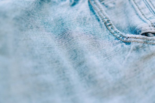 Quelle coupe de jean est idéale pour une morphologie en sablier?