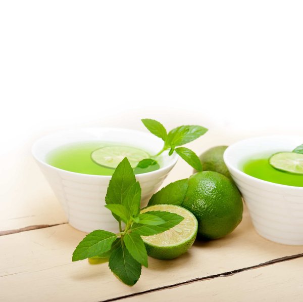 Quels sont les meilleurs ingrédients pour préparer une tisane apaisante en soirée ?